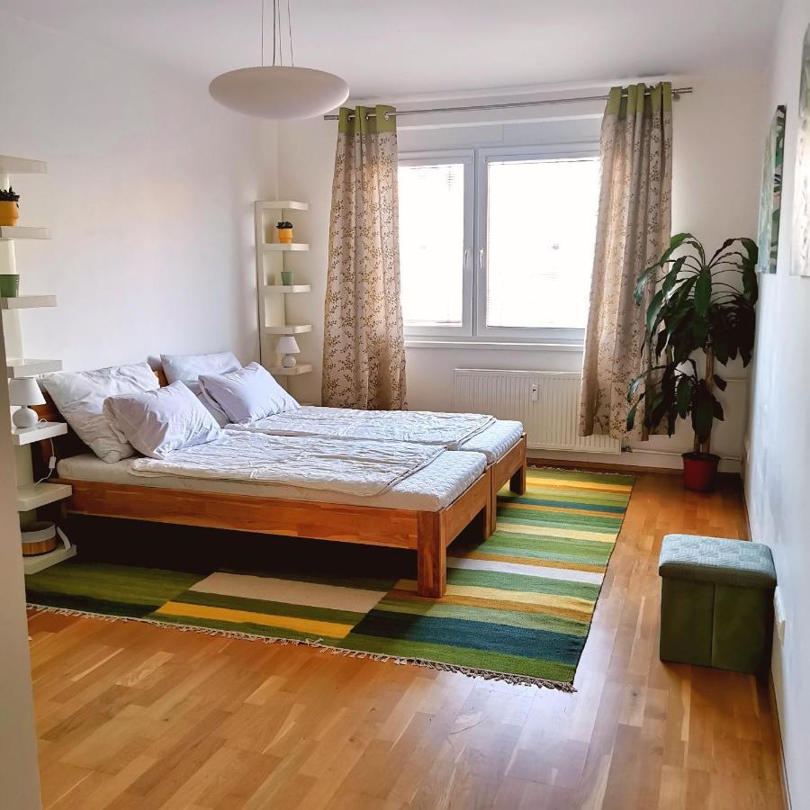Cozyhome Retro Apartment Bratislava Exterior foto